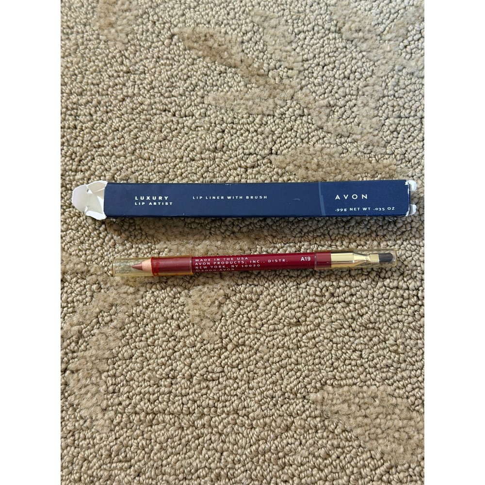 Avon Luxury Lip Artist Lip Liner with Brush Plum Wine C .035‎ oz A19 New in Box